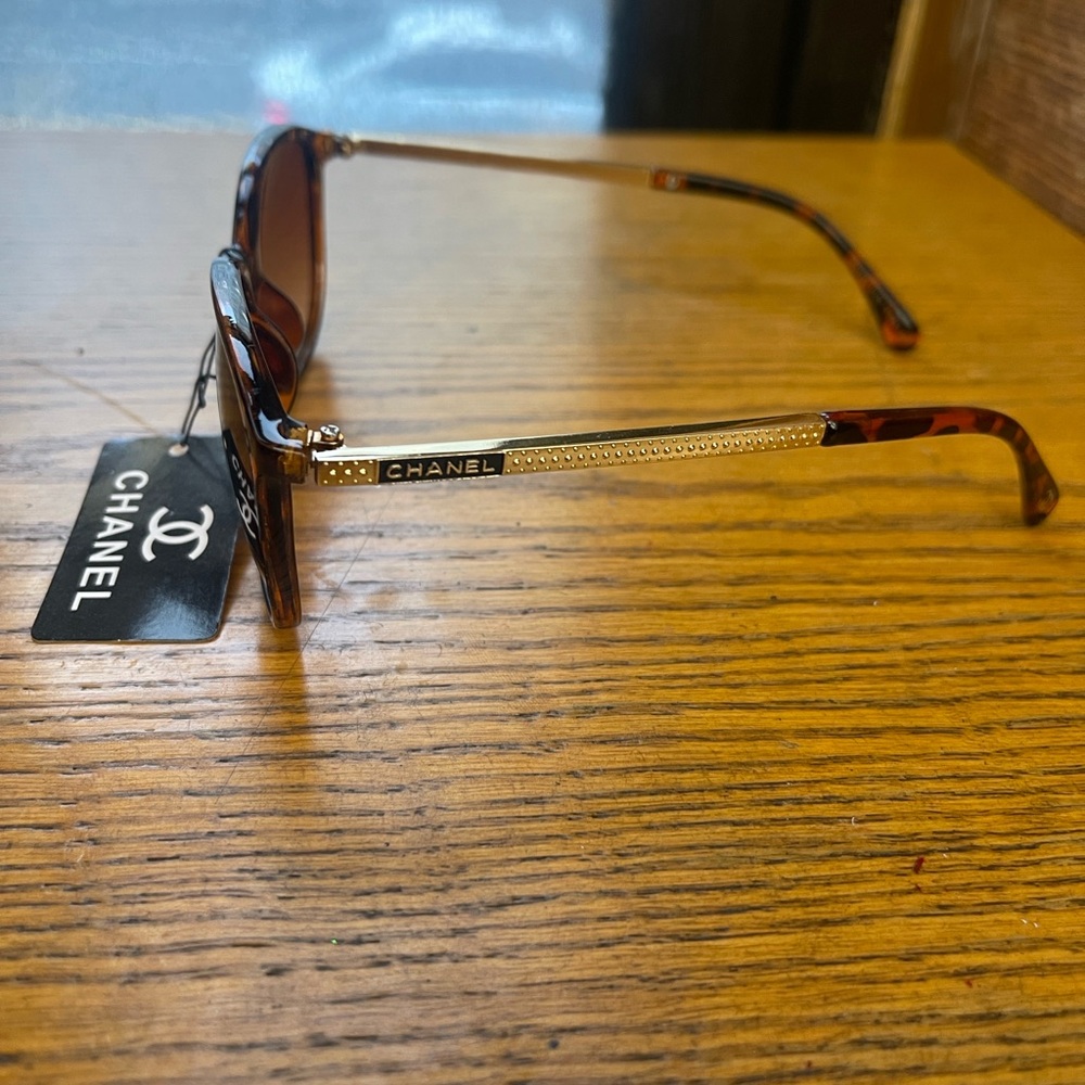 CHANEL Tortoise Shell New Sunglasses - Picture 3 of 6